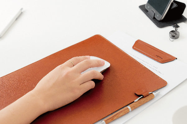 Selected PU Surface Provides an Accurate Usage as a Mouse Pad