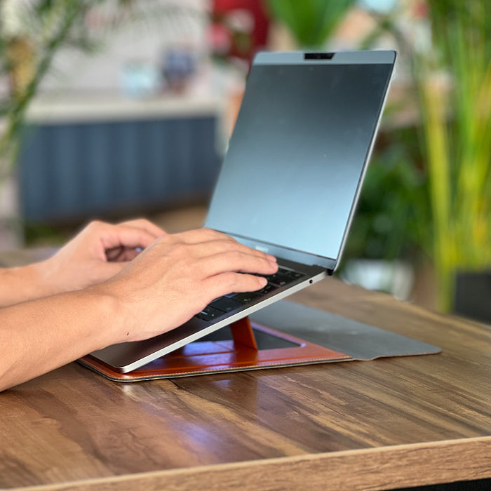 Envelope | Laptop Sleeve with Stand